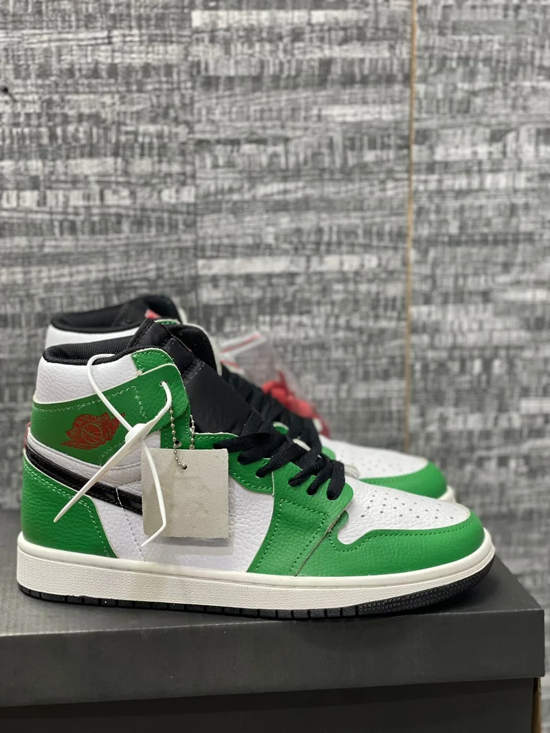 AIR JORDAN 1 RETRO HIGH ‘LUCKY GREEN’