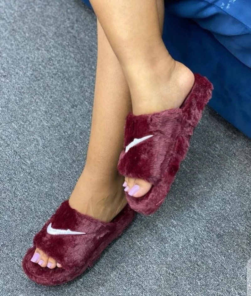 Nike Slippers Women Fluffy Slippers Faux Fur Slides Open Toe Flat Maroon