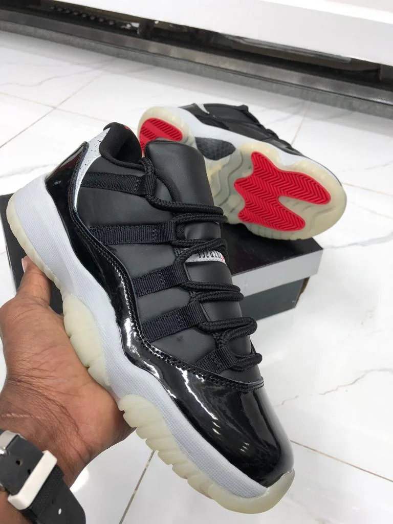 Air Jordan 11 Low “Black Metallic Silver”
