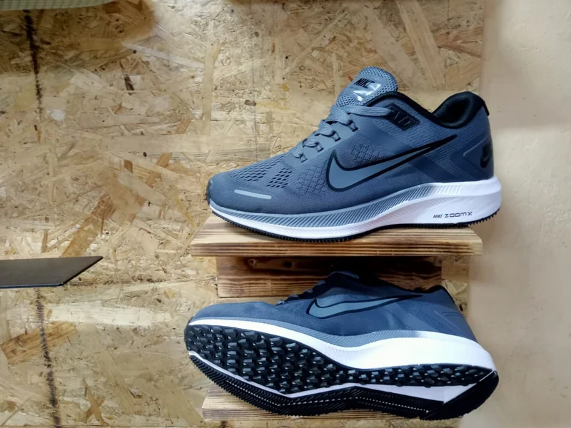 Nike Zoomx Running Shoes Gray White