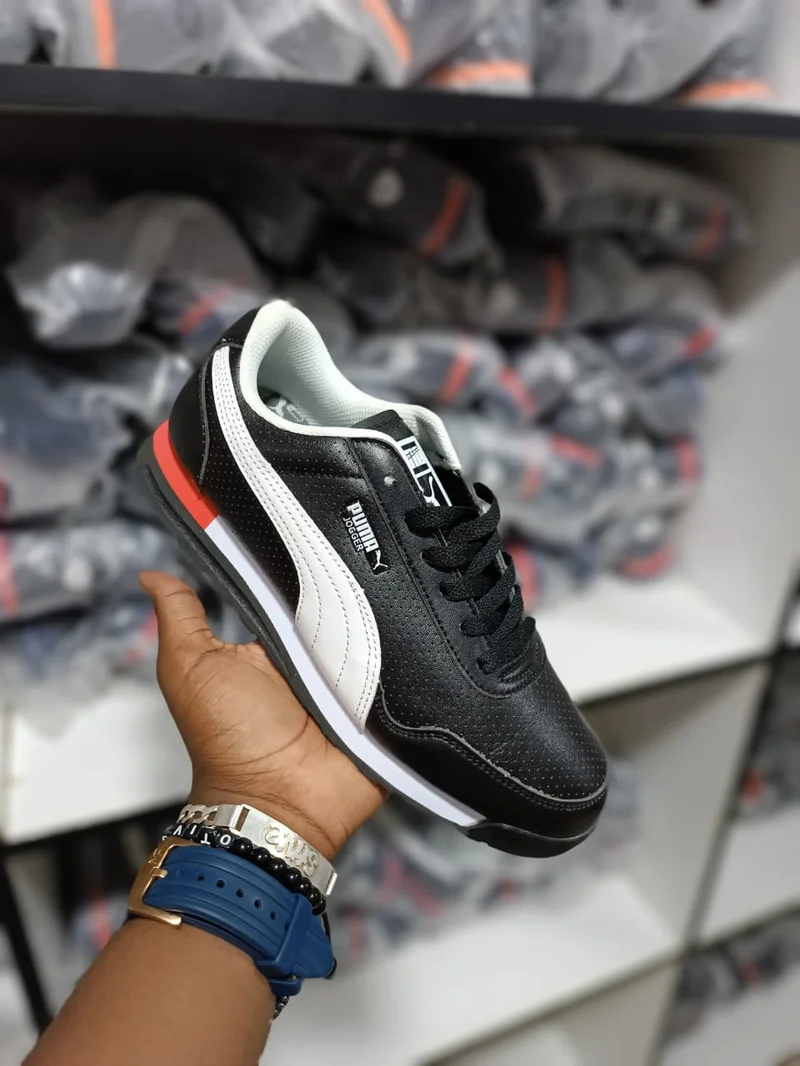 Puma Jogger  Sneakers Black/ White Sports Shoe