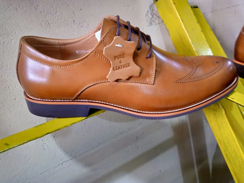 Pure & Leather Franco Bannetti Laced Officials Shoe