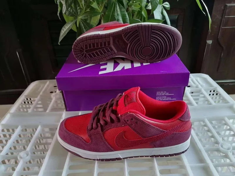 QUALITY Nike SB Thunder Red