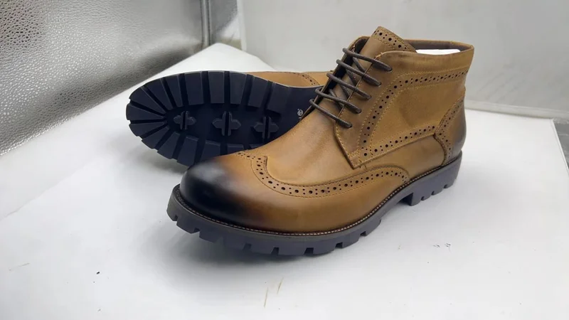 TIMBERLAND MEN’S BROWN LEATHER LACE UP BOOTS
