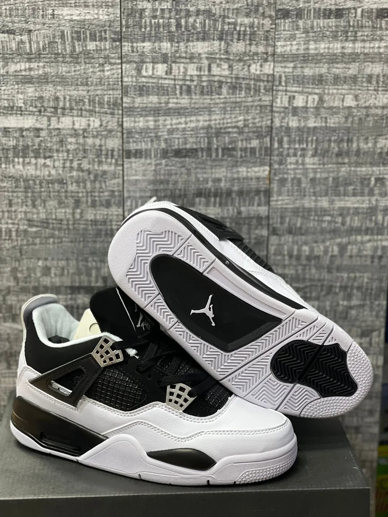 'DIY' Jordan 4 Black surface Trainers Sneakers