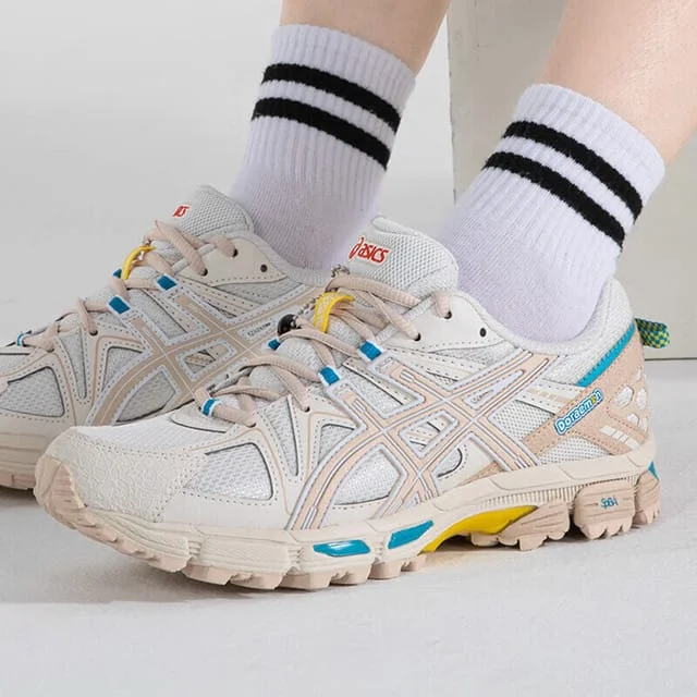 WHITE ASICS GEL-KAHANA 8 MARATHON RUNNING SNEAKERS