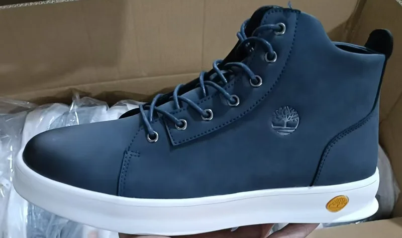 CLASSIC TIMBERLAND HIGH-TOP BOOTS