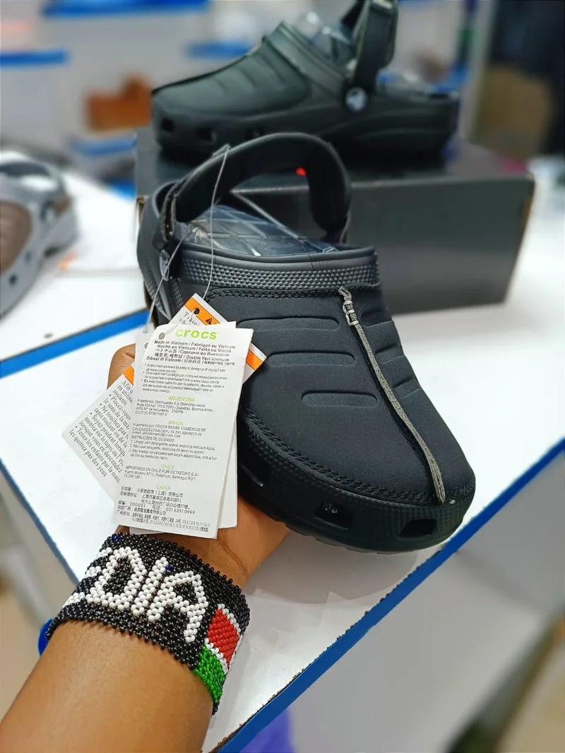 Authentic Men Sandals Black Casual Crocs