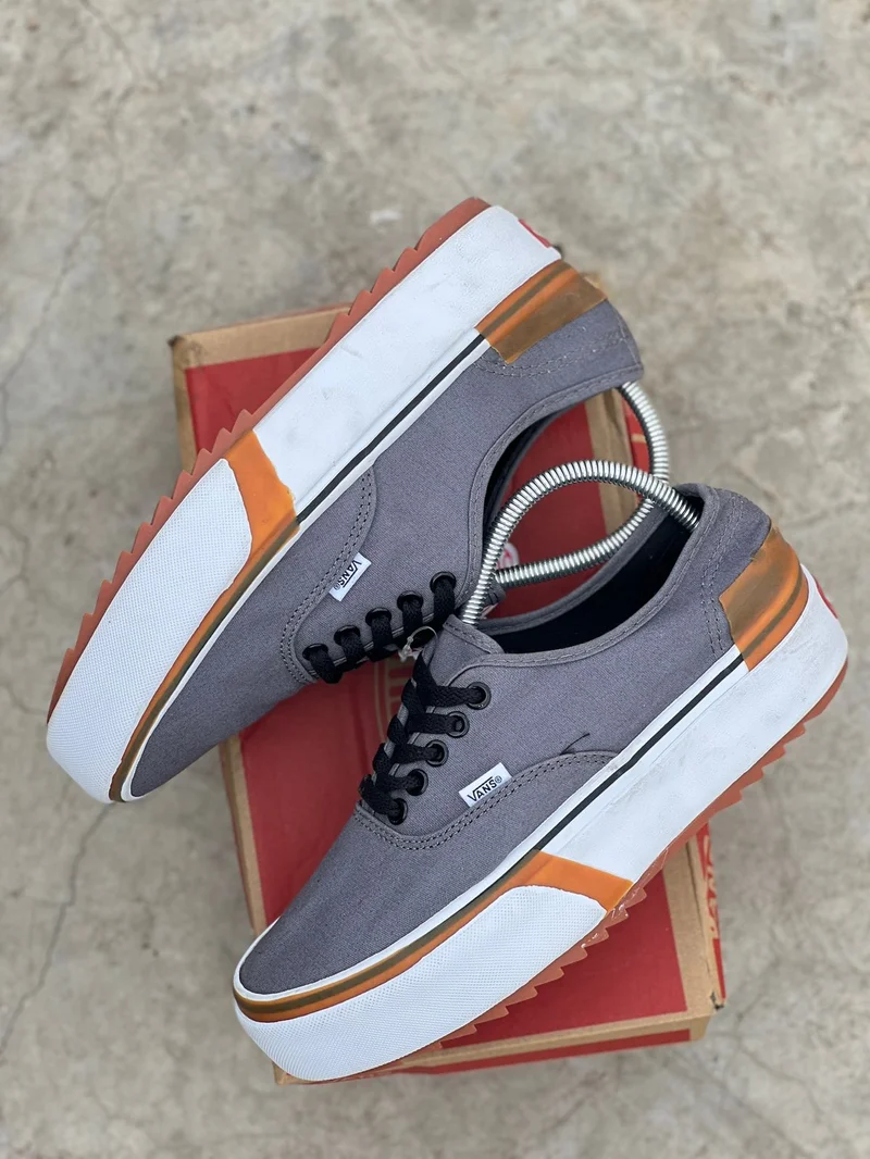 AUTHENTIC TRIPPLE  SOLE VANS -GREY