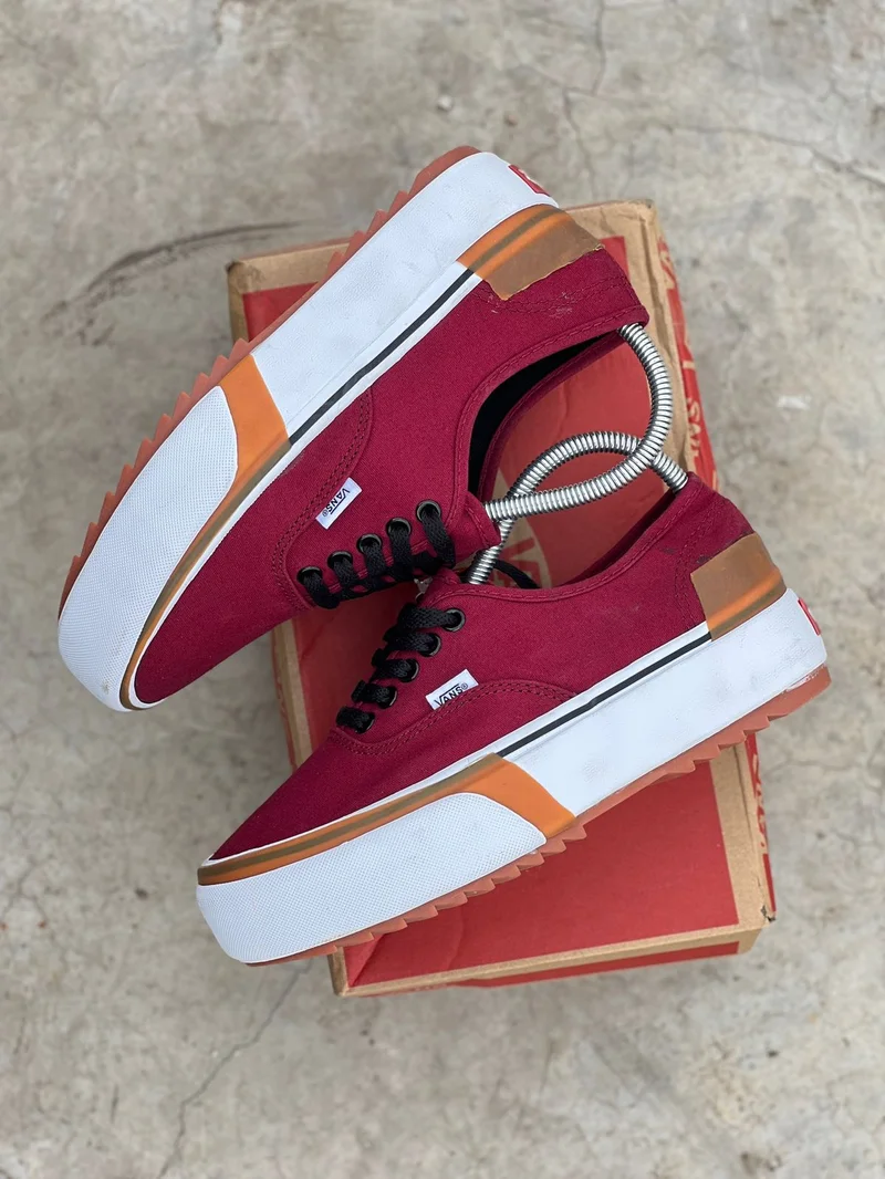 AUTHENTIC TRIPPLE  SOLE VANS -MAROON