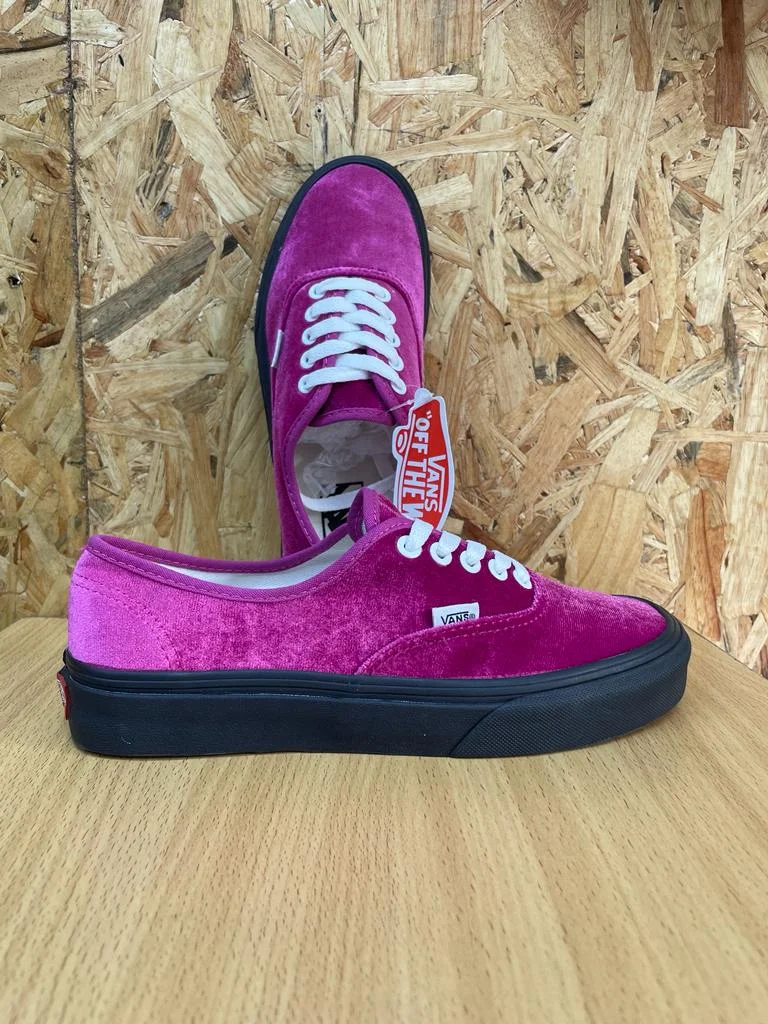 Authentic Velvet Vans of The Wall - Purple