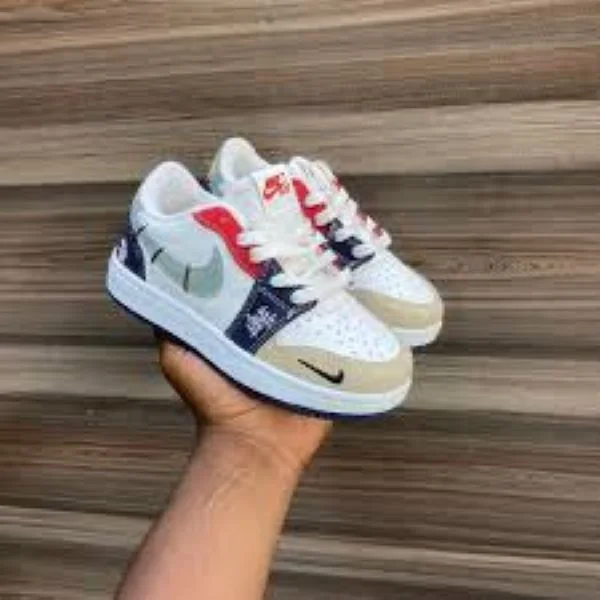 BEIGE KIDS NIKE JORDAN 1 LOW RETRO SNEAKERS