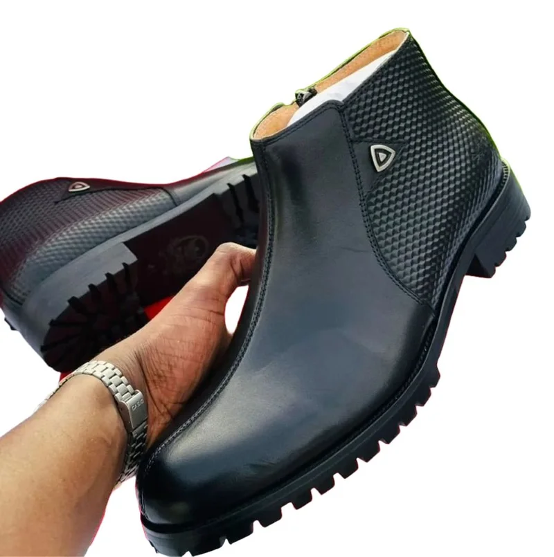 BLACK   SALVATORE FERRAGAMO ANKLE BOOTS SHOES.