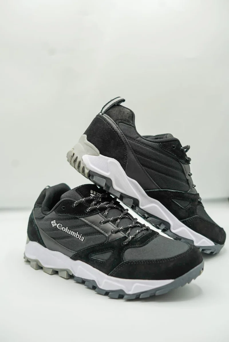 BLACK COLUMBIA MEN’S  IVO TRAIL HIKING SHOES.