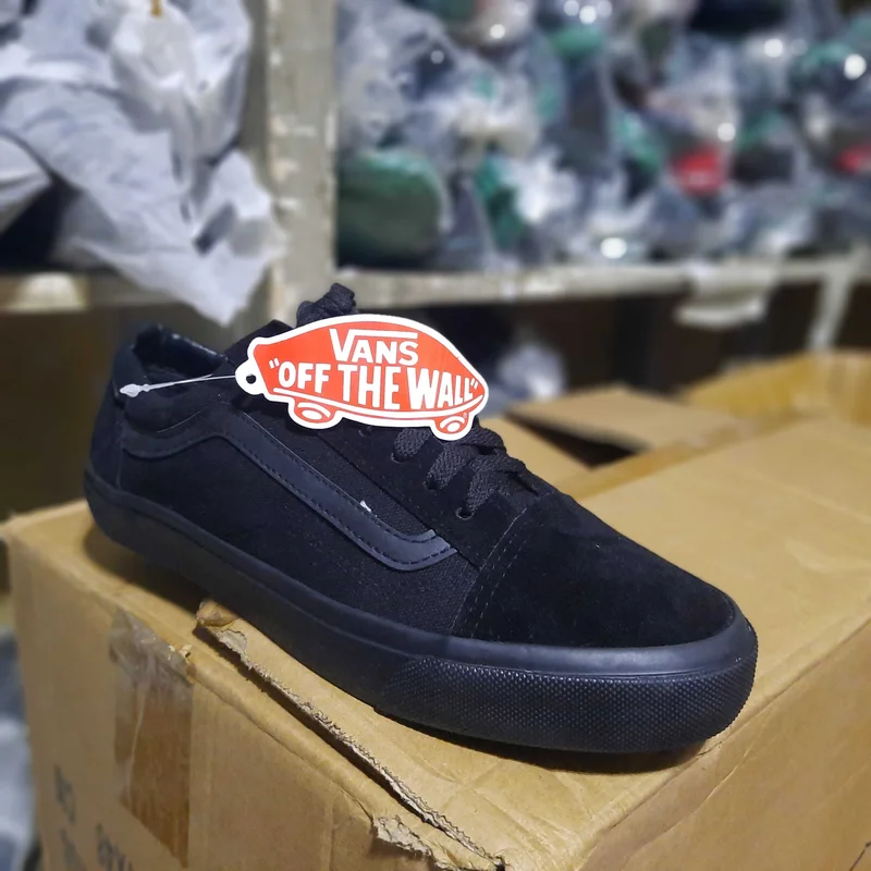 Black Lowcut Vans