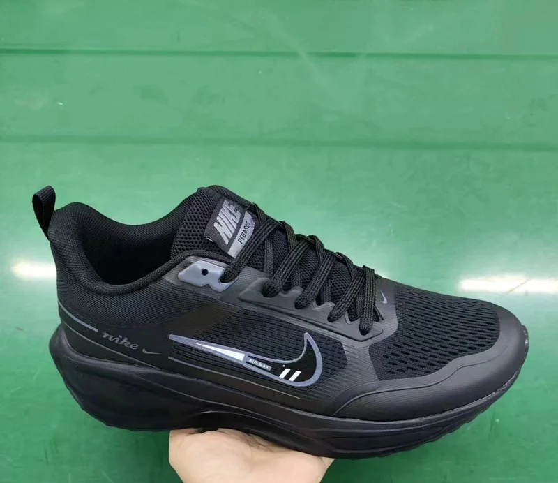 Black Nike Air Zoom Pegasus Sneaker