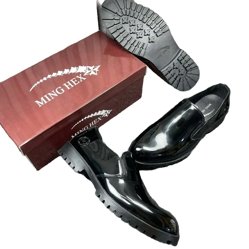 BLACK PATENT  FORMAL LEATHER SHOES FOR MEN .