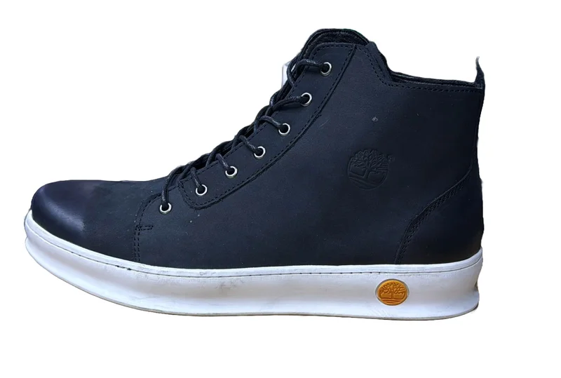 BLACK TIMBERLAND HIGH-TOP BOOTS