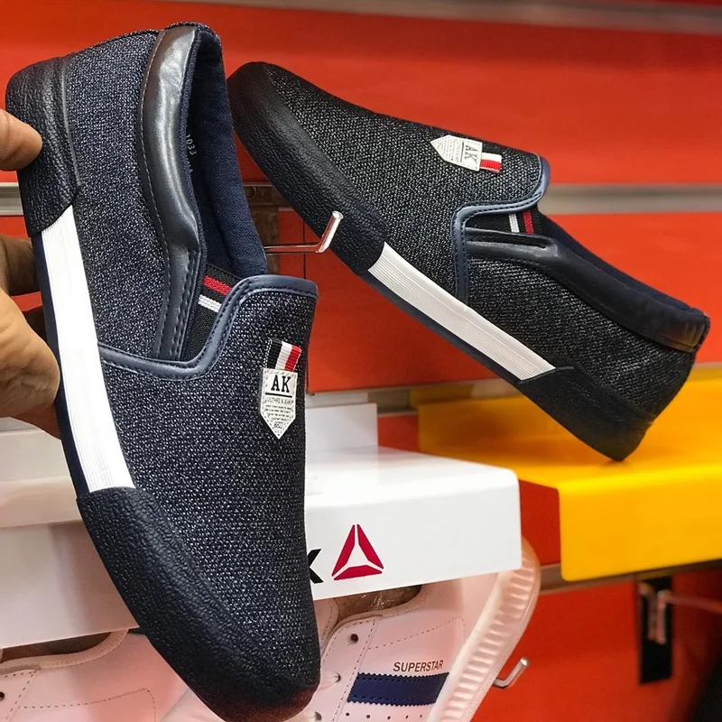 Black Urban Look AK  Slipon Rubber Shoes Men Sneakers
